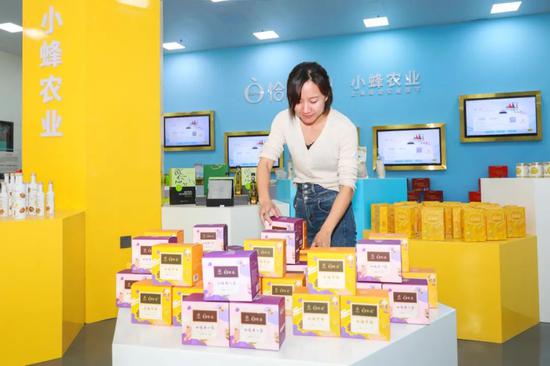 浦東援疆干部跨越5000公里兌現(xiàn)莊嚴(yán)承諾 為莎車帶來新變化